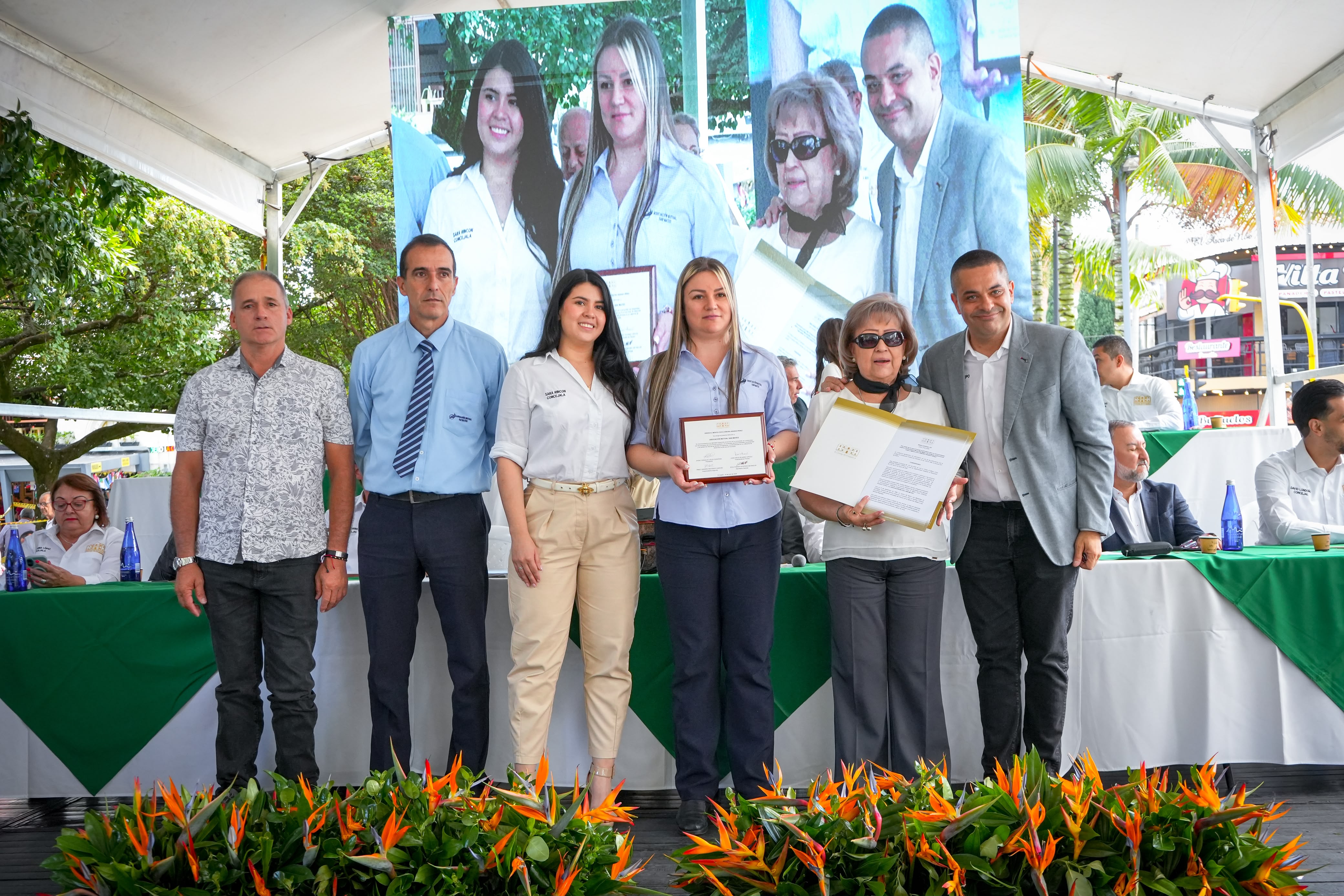 🏅💙 Un reconocimiento que nos inspira a seguir sirviendo con el corazón. 💙🏅